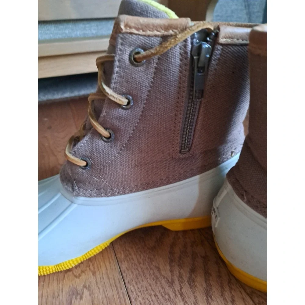 Sperry Women's Saltwater Pop-outside Boots Waterproof Rubber Shell Lace-up 8.0 M